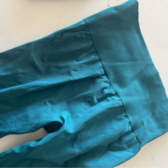 Work Out Set - Picture 2 of 3